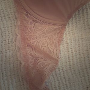 B tempted by Wacoal 36DD blush bra